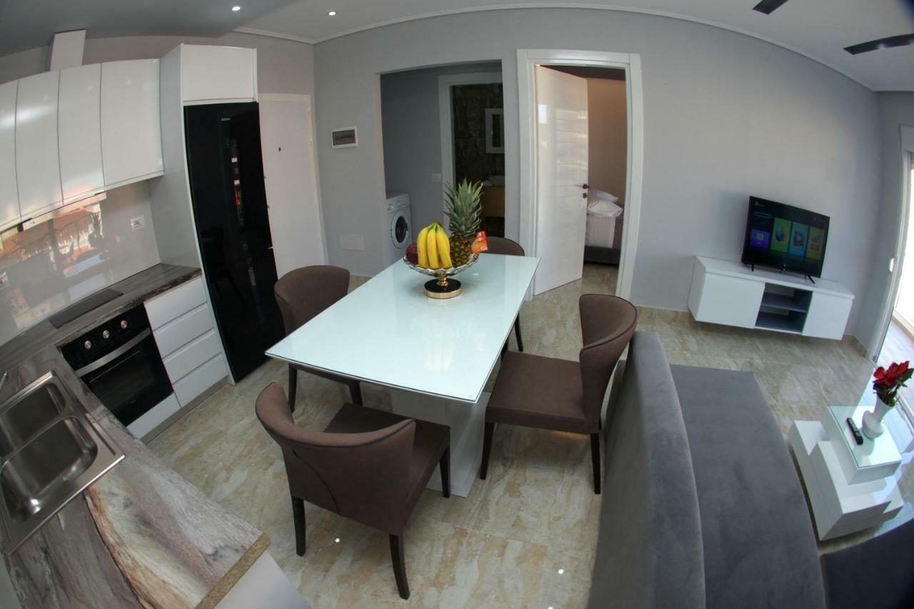 Oceanic Luxury Apartments Саранда Экстерьер фото