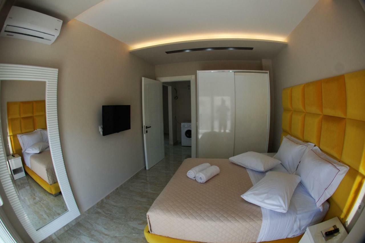 Oceanic Luxury Apartments Саранда Экстерьер фото